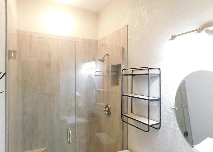 Budget Friendly Within Walking Distance To The Beach!