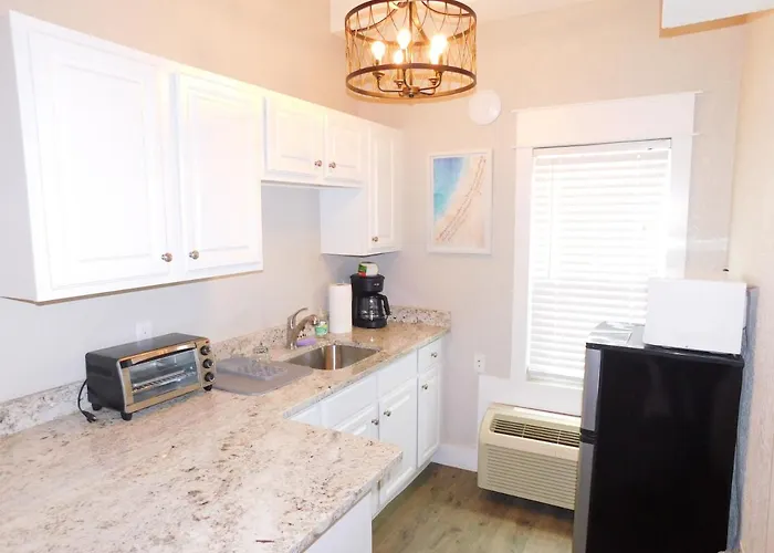Budget Friendly Within Walking Distance To The Beach! Holiday home